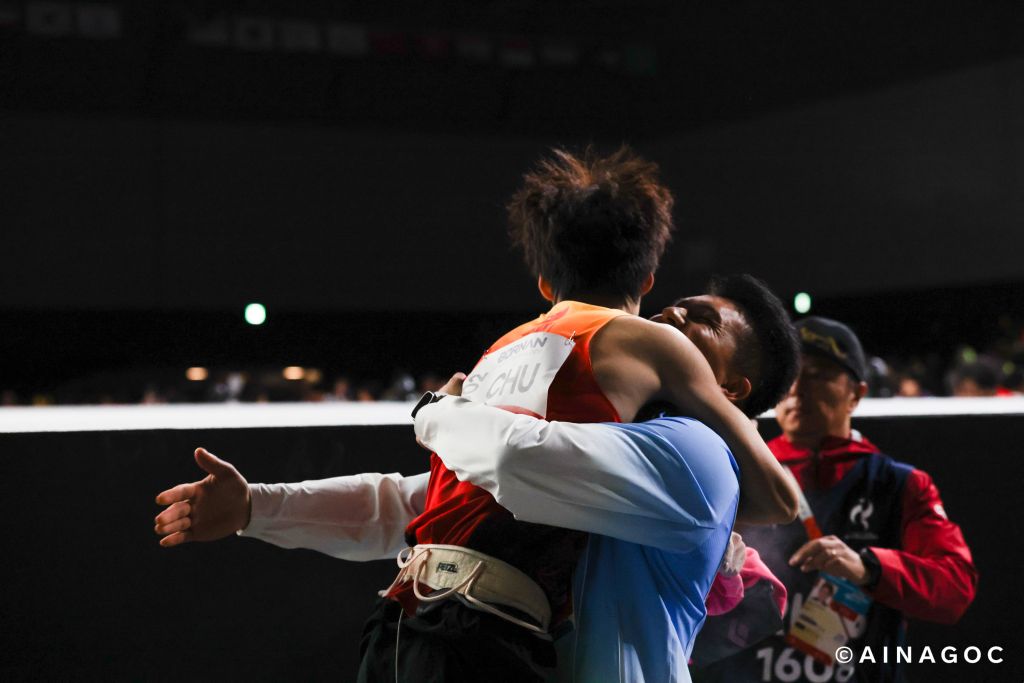 B—sports必一 | 攀岩一日双金，“为祖国，向上攀”