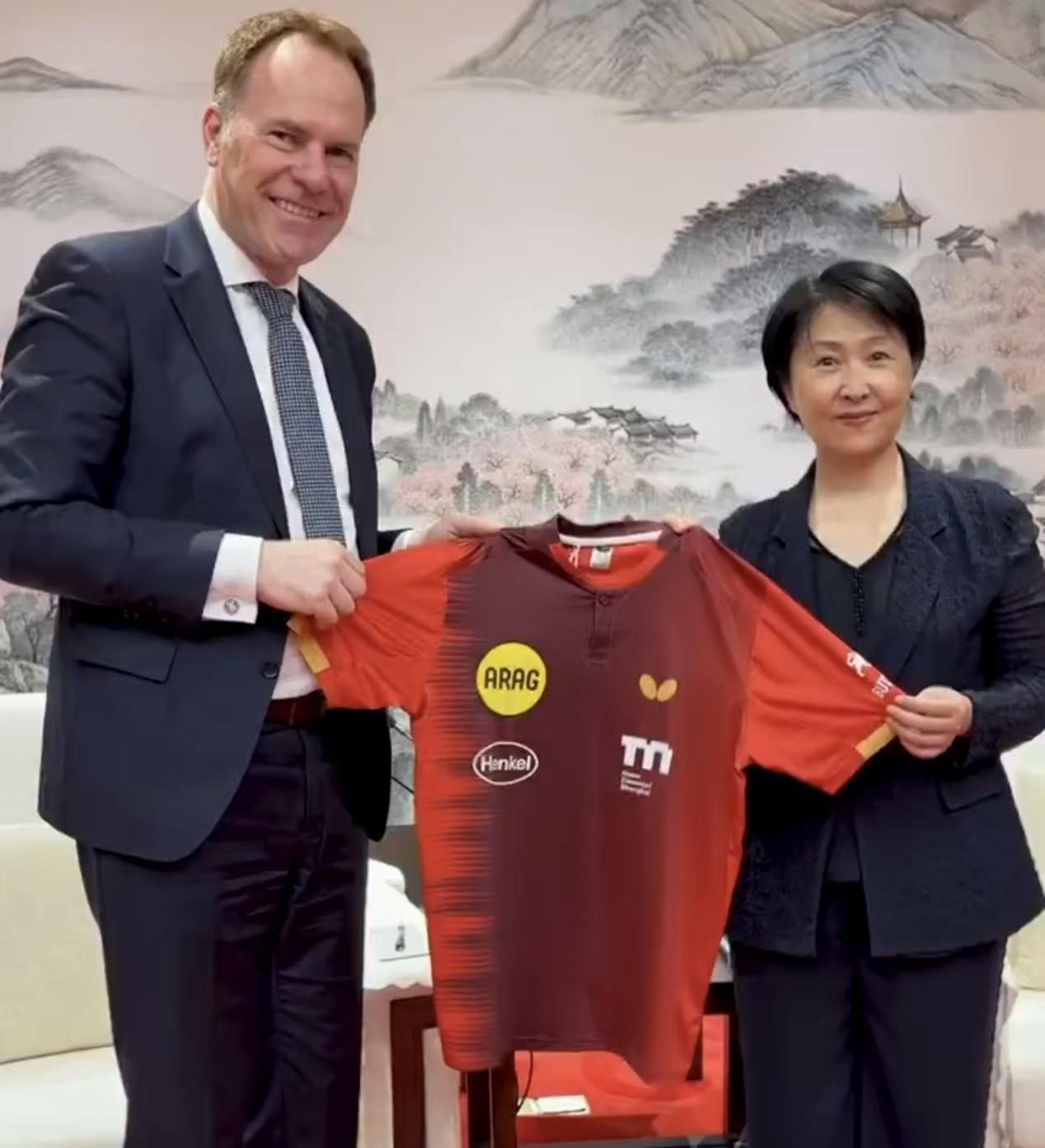 必一运动展示图片